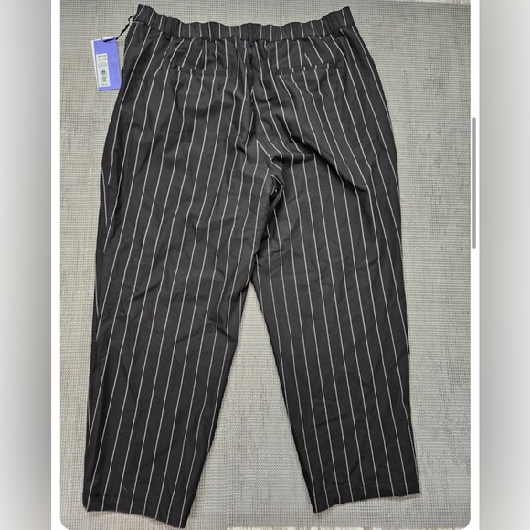 Future Collective Mid-Rise Front Pleated Pants - Picture 7 of 9